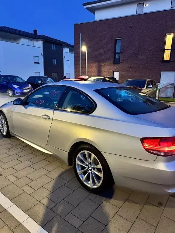 Gebraucht BMW 320 Performance 170 PS (125 kW) 2009 Silber Coupé