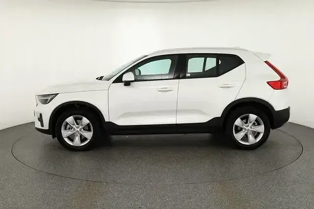 Gebraucht Volvo XC40 Core 163 PS (119 kW) 2024 Weiß SUV