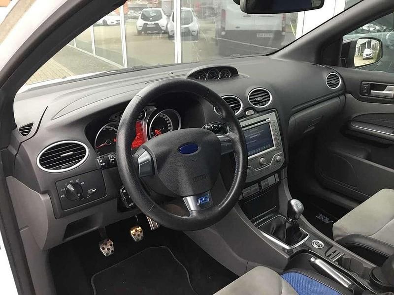 Gebraucht Ford Focus RS 305 PS (224 kW) 2010 Frost weiß Limousine