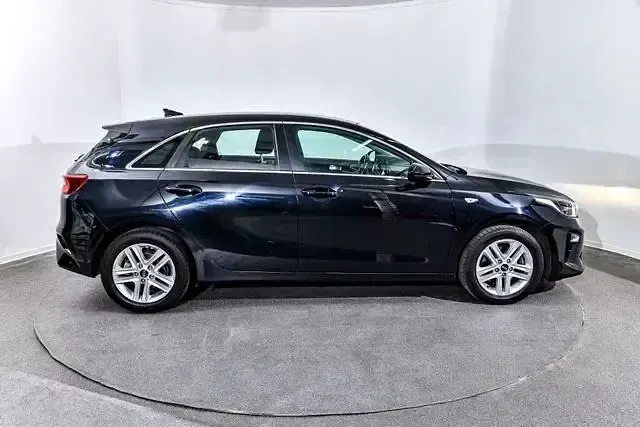 Gebraucht Kia Ceed Vision 140 PS (102 kW) 2021 Schwarz Kleinwagen