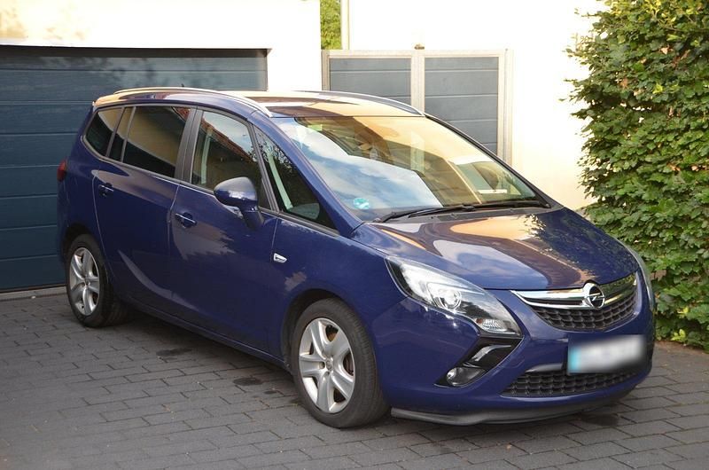 Blau Gebraucht 2014 Opel Zafira Tourer Van / Kleinbus | 6.800 € (Superpreis) - Bild 1/4