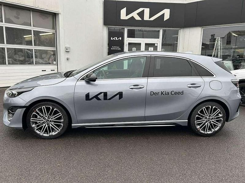 Neu Kia Ceed GT-Line 140 PS (102 kW) 2025 Lunarsilber metallic Kleinwagen
