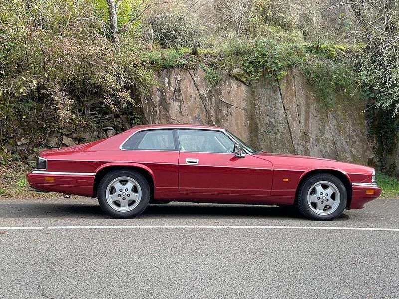 Rot Gebraucht 1994 Jaguar XJS Coupé | 20.000 € - Bild 1/4