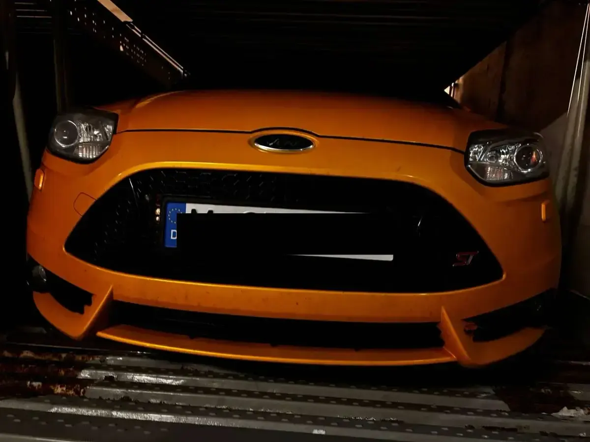 Gebraucht Ford Focus ST 250 PS (183 kW) 2012 Orange Limousine