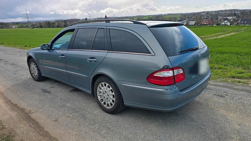 Gebraucht Mercedes E200 163 PS (119 kW) 2004 Kombi