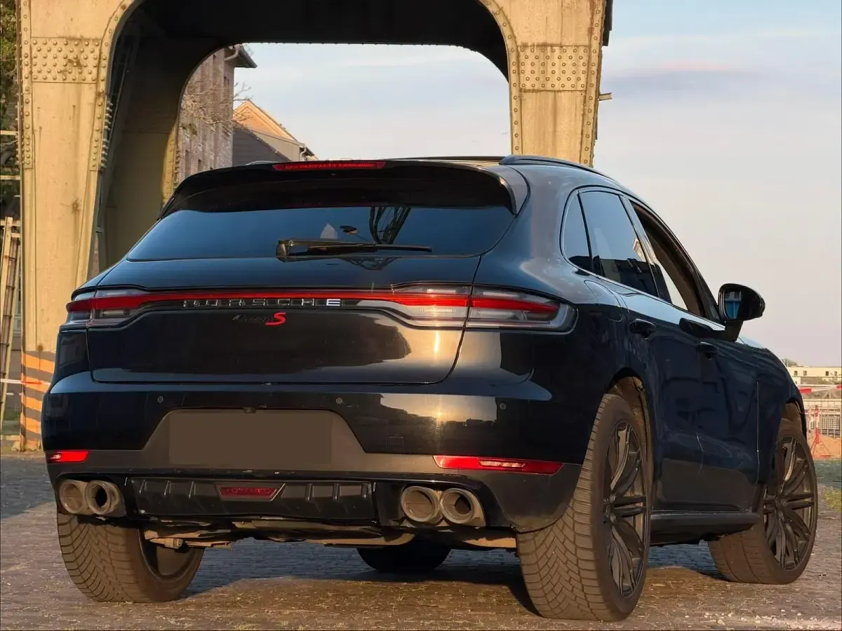 Gebraucht Porsche Macan Turbo 262 PS (192 kW) 2016 Schwarz SUV