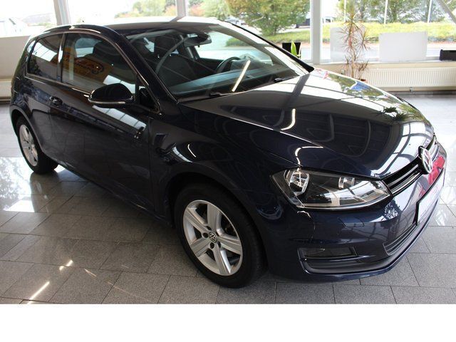 Gebraucht VW Golf VII Comfortline 110 PS (80 kW) 2016 Blau metallic Limousine