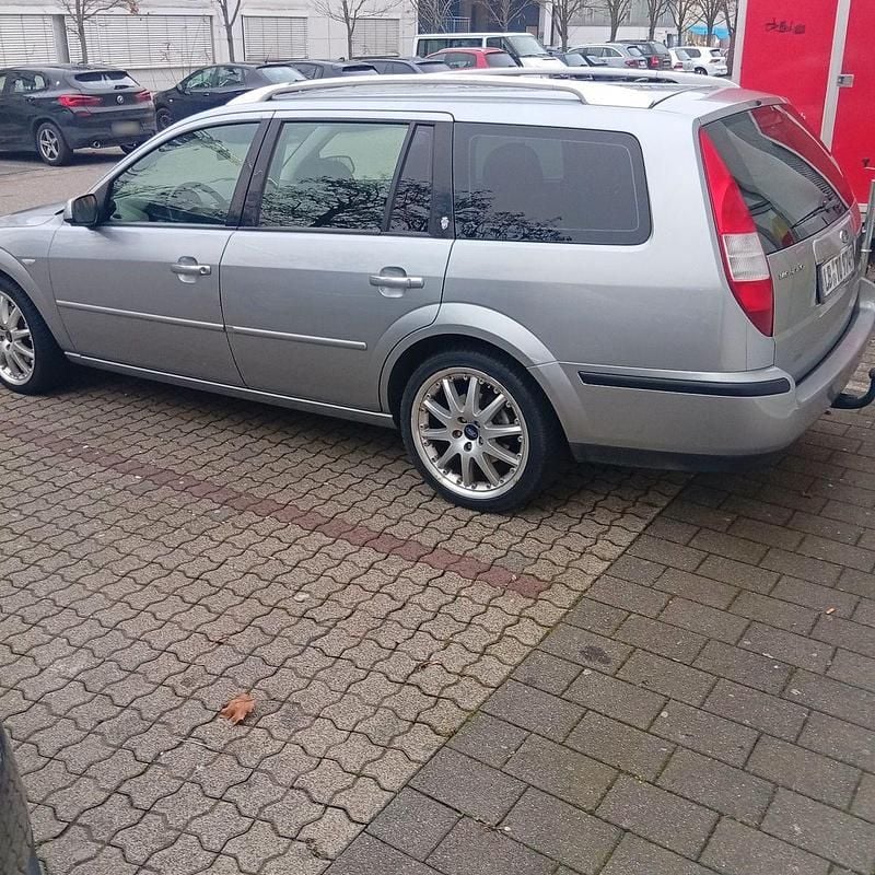 Gebraucht Ford Mondeo 145 PS (106 kW) 2005 Silber Kombi
