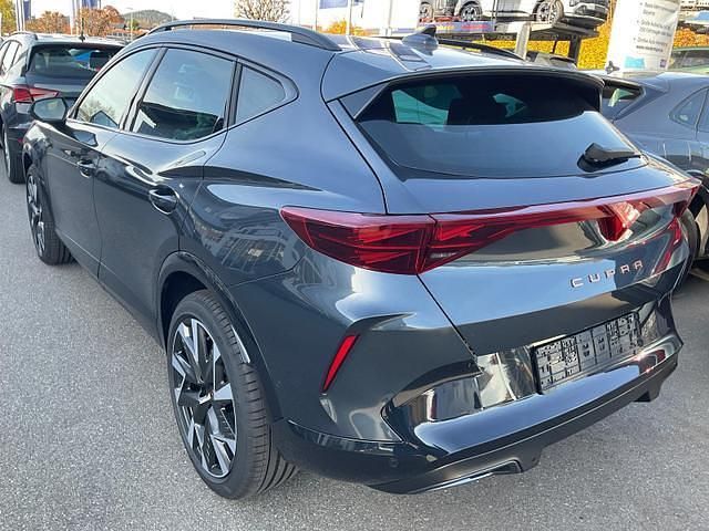 Magnetic grau metallic magnetic grau metallic Gebraucht 2025 Cupra Formentor SUV | 43.055 € (Etwas zu teuer) - Bild 1/2