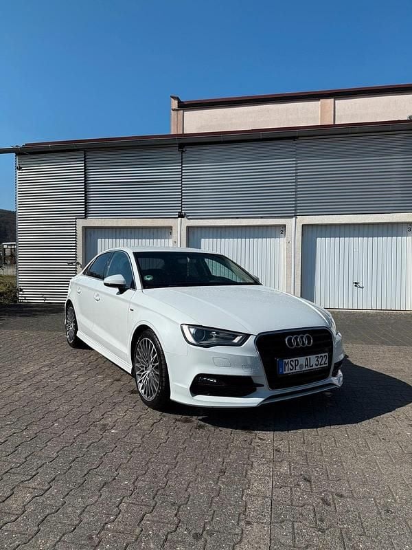 Weiß Gebraucht 2015 Audi A3 S-Line Limousine | 16.890 € (Fairer Preis) - Bild 1/4