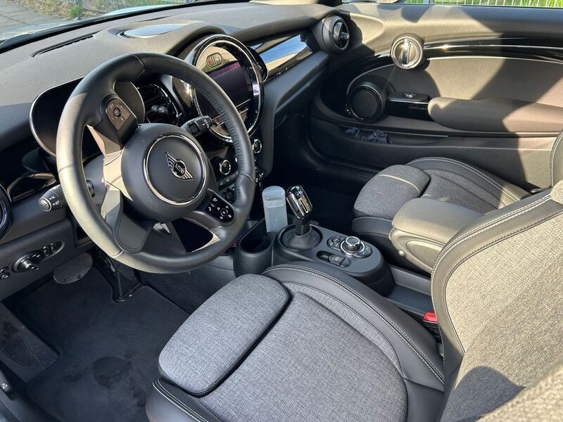 Gebraucht Mini Cooper SE Classic 135 kW (184 PS) 2023 Silber Kleinwagen