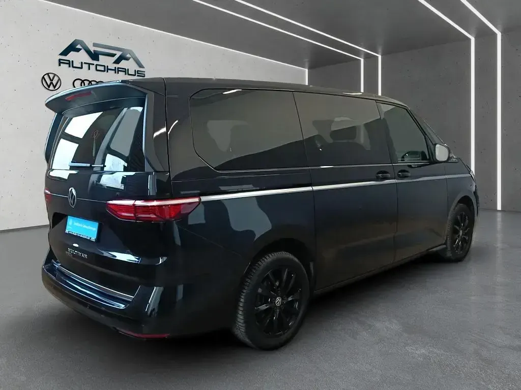 Gebraucht VW Multivan Style 150 PS (110 kW) 2025 Schwarz Van / Kleinbus