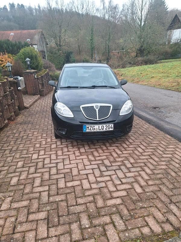 Gebraucht Lancia Ypsilon 60 PS (44 kW) 2009 Schwarz Kleinwagen