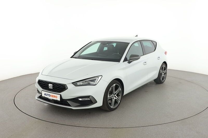 Weiß Gebraucht 2021 Seat Leon FR Limousine | 19.390 € (Guter Preis) - Bild 1/4