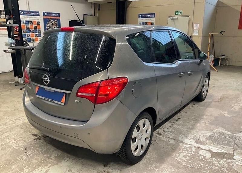 Gebraucht Opel Meriva Design Edition 101 PS (74 kW) 2011 Grau Van / Kleinbus