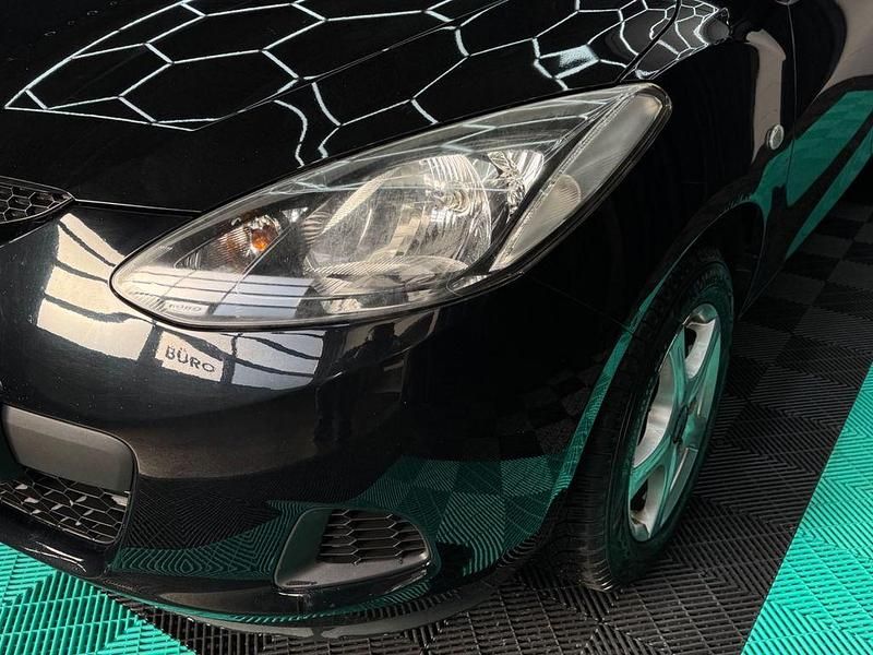 Gebraucht Mazda 2 Independence 75 PS (55 kW) 2009 Schwarz Kleinwagen