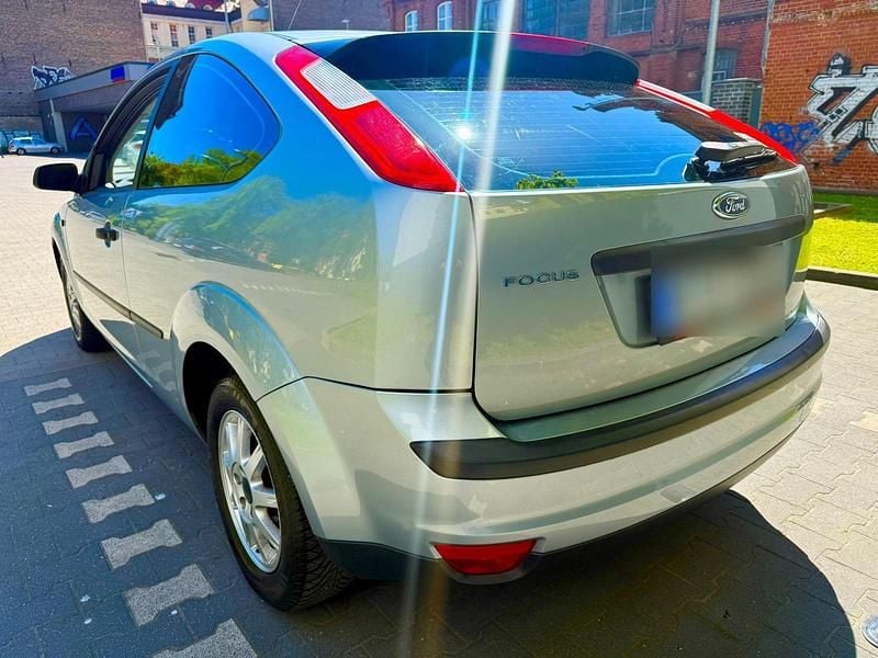 Usata Ford Focus 100 CV (73 kW) 2005 Argento Coupé