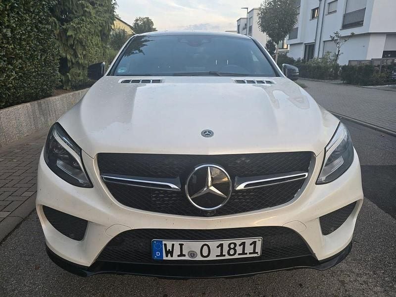 Weiß Gebraucht 2018 Mercedes GLE350 AMG line Coupé | 37.900 € (Superpreis) - Bild 1/4