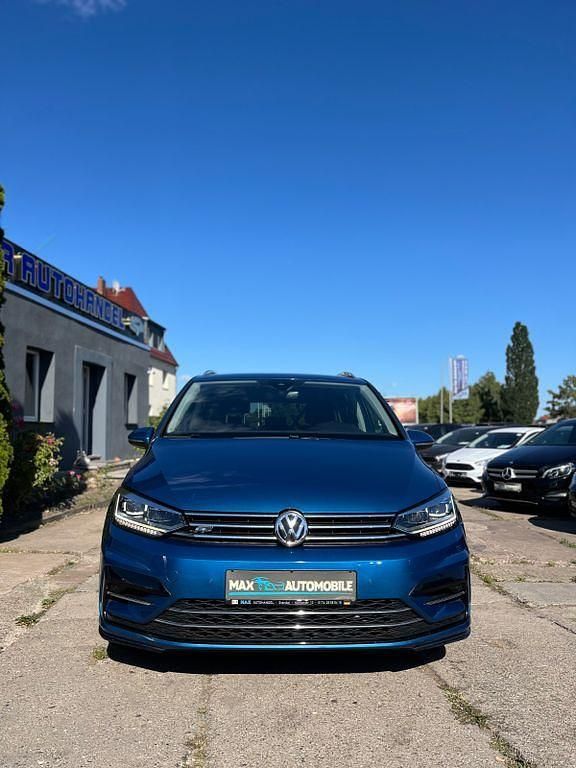Blau Gebraucht 2018 VW Touran Highline Van / Kleinbus | 20.000 € (Etwas zu teuer) - Bild 1/4