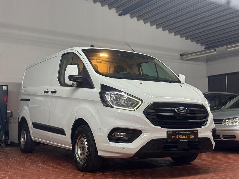Gebraucht Ford Transit Custom Trend 131 PS (96 kW) 2022 Weiß Van / Kleinbus