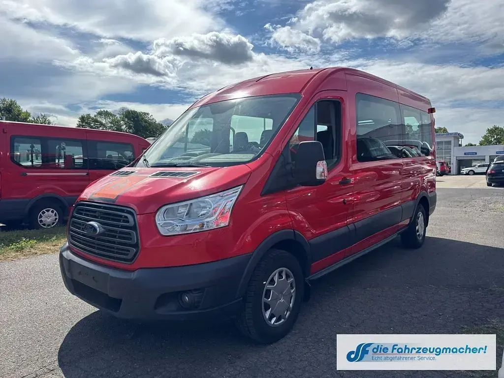 Gebraucht Ford Transit Trend 105 PS (77 kW) 2019 Rot Kombi