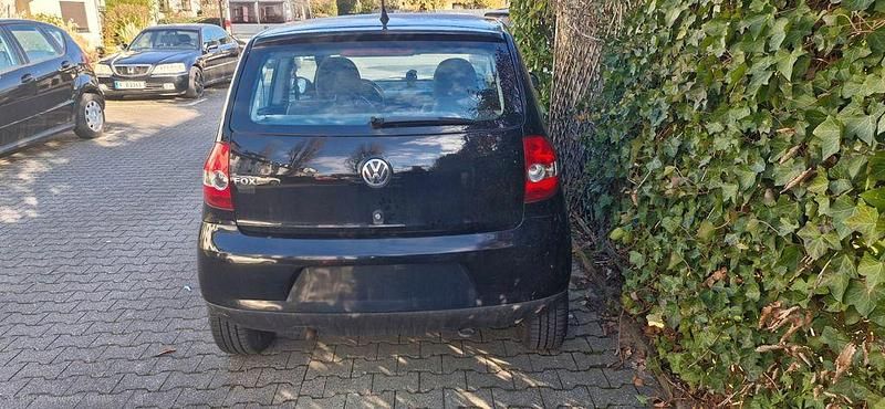 Gebraucht VW Fox 54 PS (39 kW) 2008 Schwarz Kleinwagen