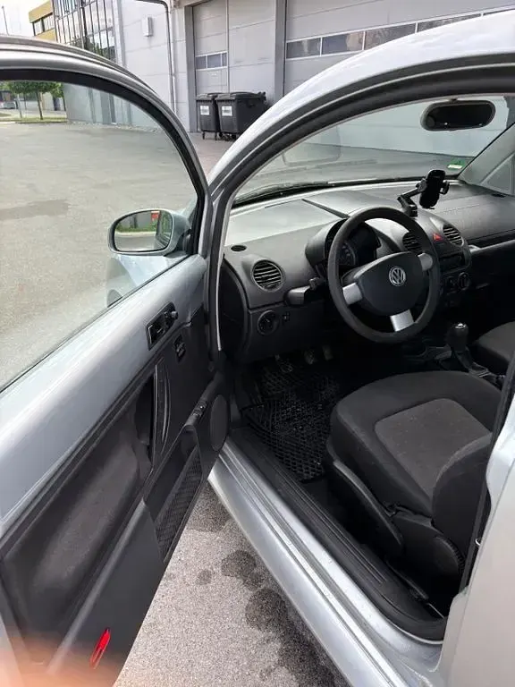 Gebraucht VW New Beetle 75 PS (55 kW) 2006 Silber Kleinwagen