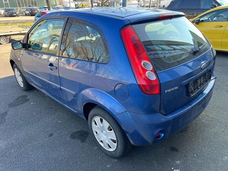 Blau Gebraucht 2007 Ford Fiesta Style Kleinwagen | 590 € (Superpreis) - Bild 1/4