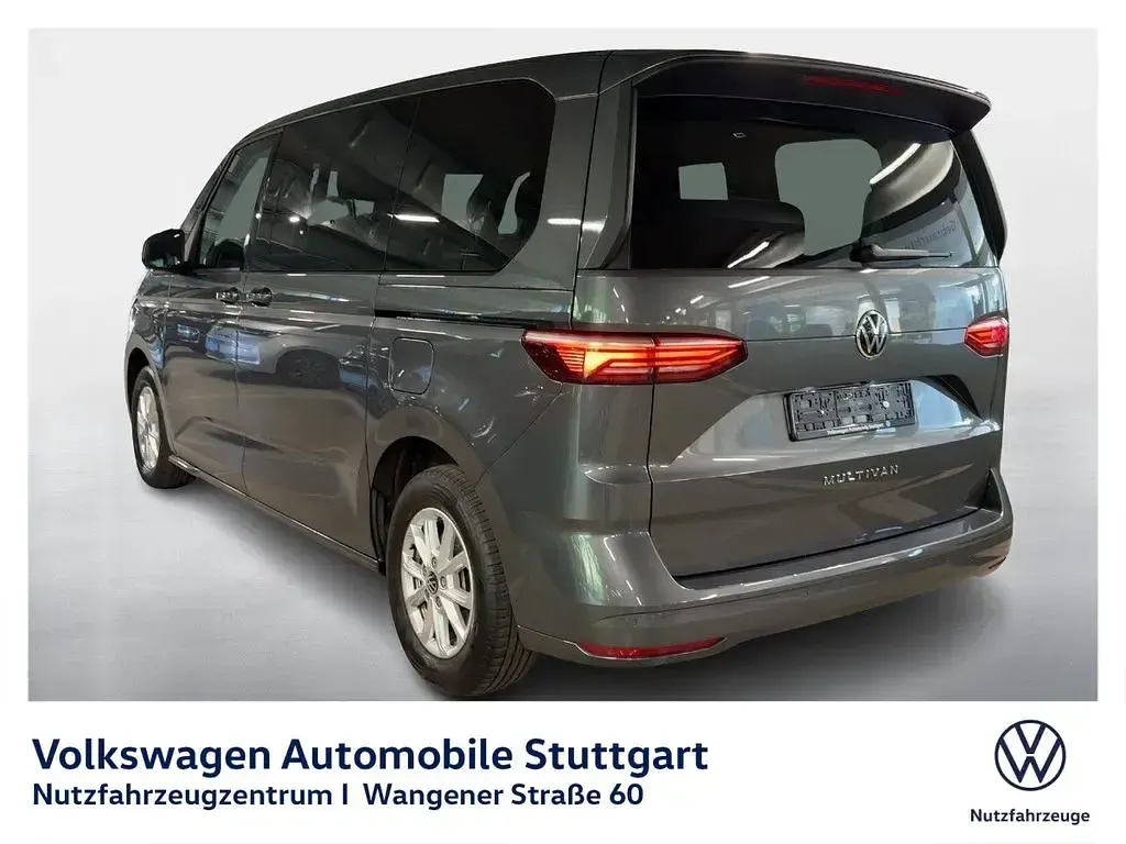 Gebraucht VW Multivan 150 PS (110 kW) 2023 Indiumgrau metallic Van / Kleinbus