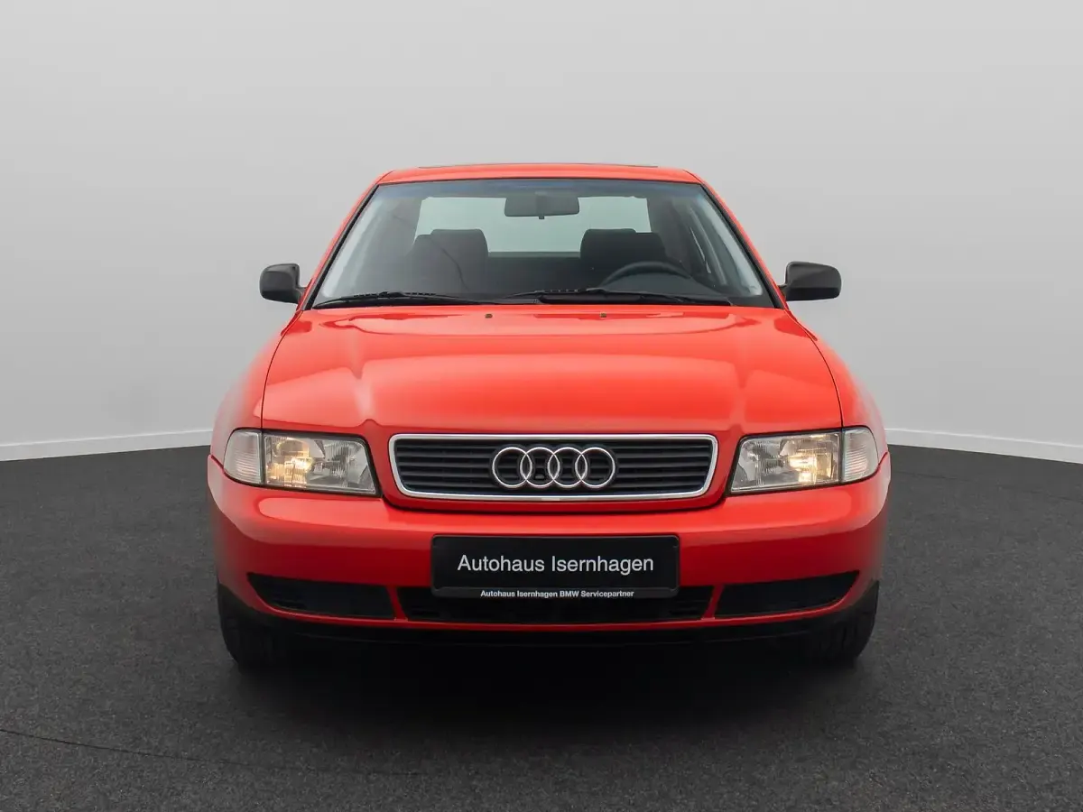 Second-hand Audi A4 101 CP (74 kW) 1995 Roșu Berlinǎ