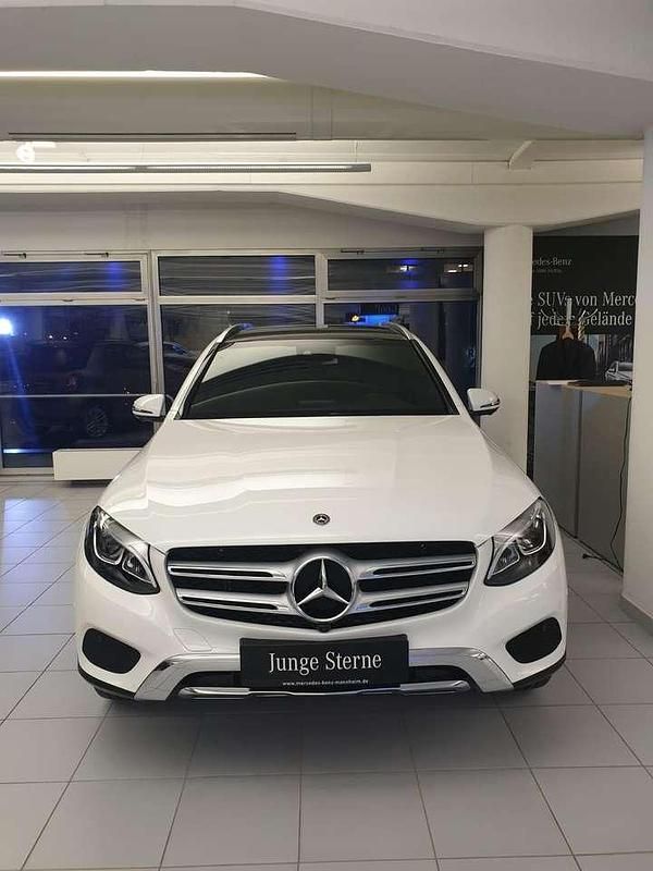 Weiß Gebraucht 2019 Mercedes GLC300 AMG SUV | 34.000 € (Guter Preis) - Bild 1/4