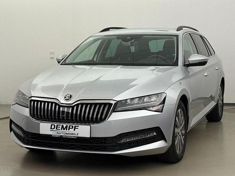 Brilliantsilber Gebraucht 2022 Skoda Superb Ambition Kombi | 24.480 € (Guter Preis) - Bild 1/4