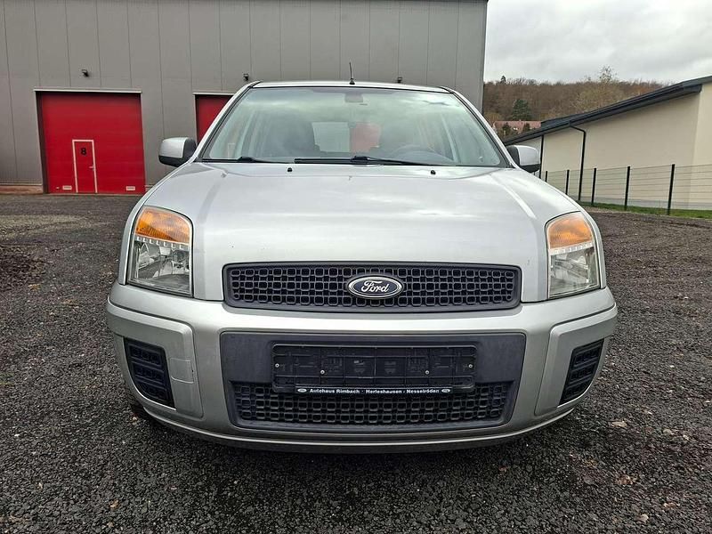 Gebraucht Ford Fusion Style 80 PS (58 kW) 2011 Polarsilber metallic Kleinwagen