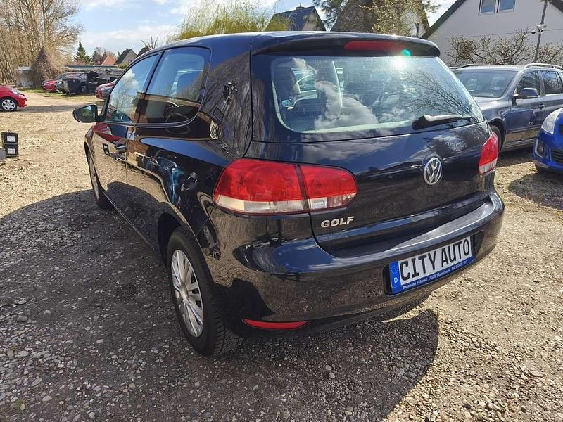 Gebraucht VW Golf VI Trendline 80 PS (58 kW) 2009 Deep black perleffekt Kleinwagen