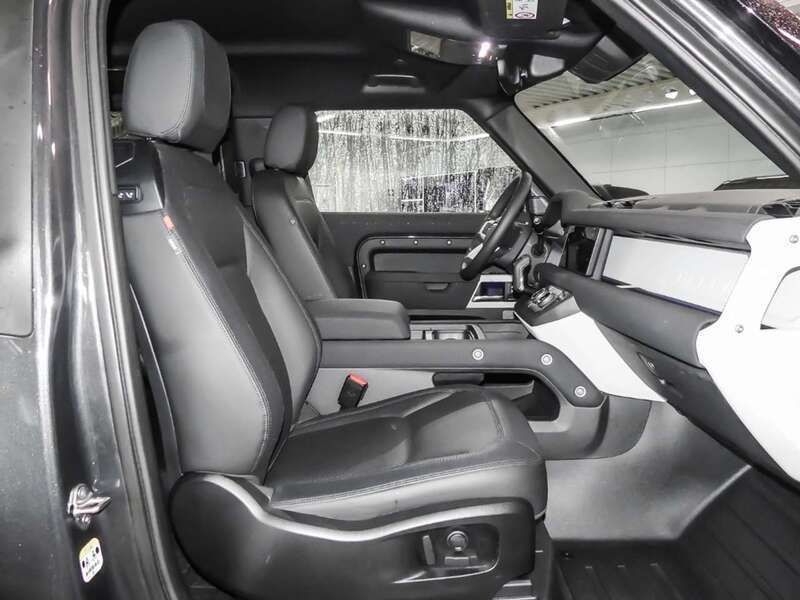 Gebraucht Land Rover Defender SE Dynamic 304 PS (223 kW) 2023 Carpathian grey SUV