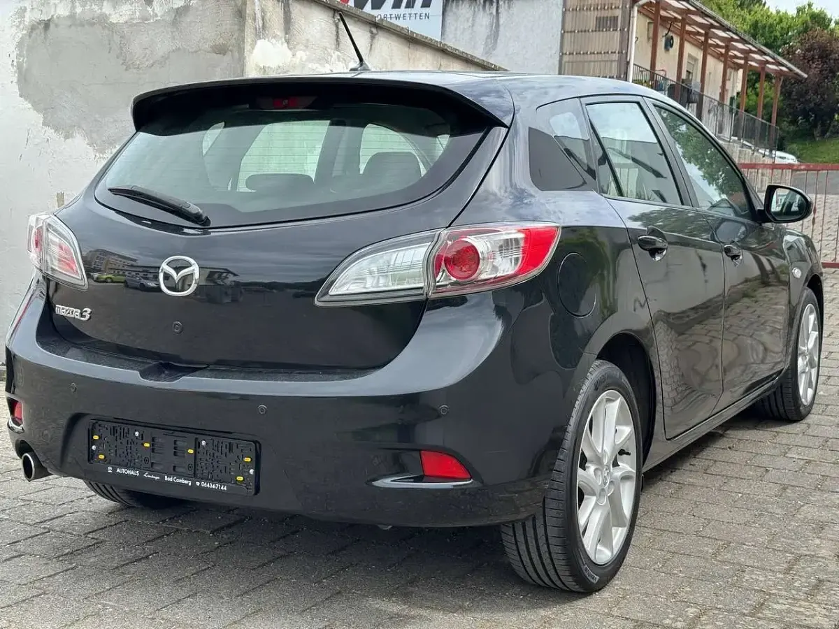 Gebraucht Mazda 3 Edition 105 PS (77 kW) 2012 Schwarz Kleinwagen