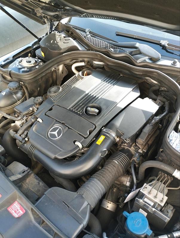 Gebraucht Mercedes E200 Avantgarde 184 PS (135 kW) 2012 Grau Limousine