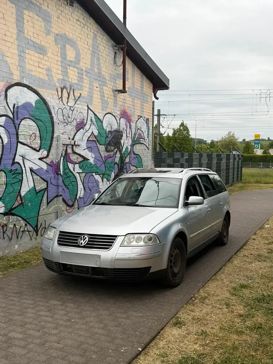 Gebraucht VW Passat Highline 192 PS (141 kW) 2001 Silber Kombi