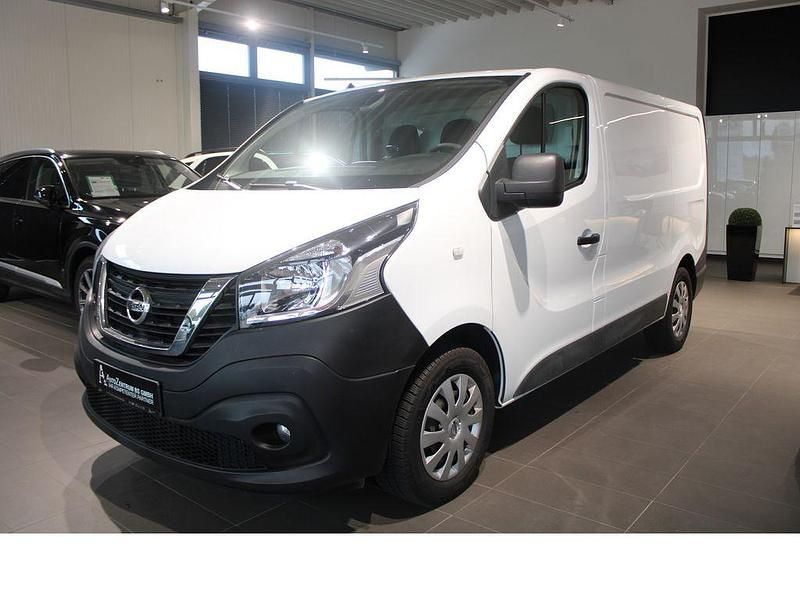 Weiß Gebraucht 2021 Nissan NV300 Van | 18.900 € - Bild 1/4