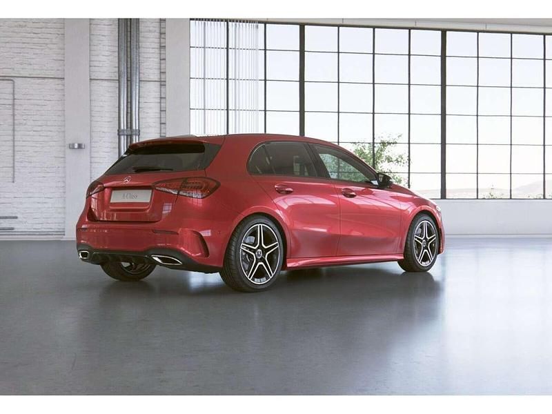Gebraucht Mercedes A250 AMG 224 PS (164 kW) 2022 Rot Limousine