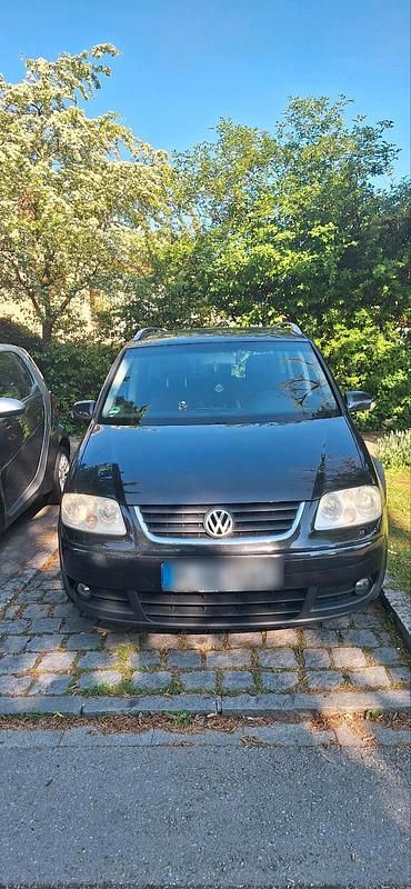 Schwarz Gebraucht 2004 VW Touran Van / Kleinbus | 3.799 € (Etwas zu teuer) - Bild 1/4