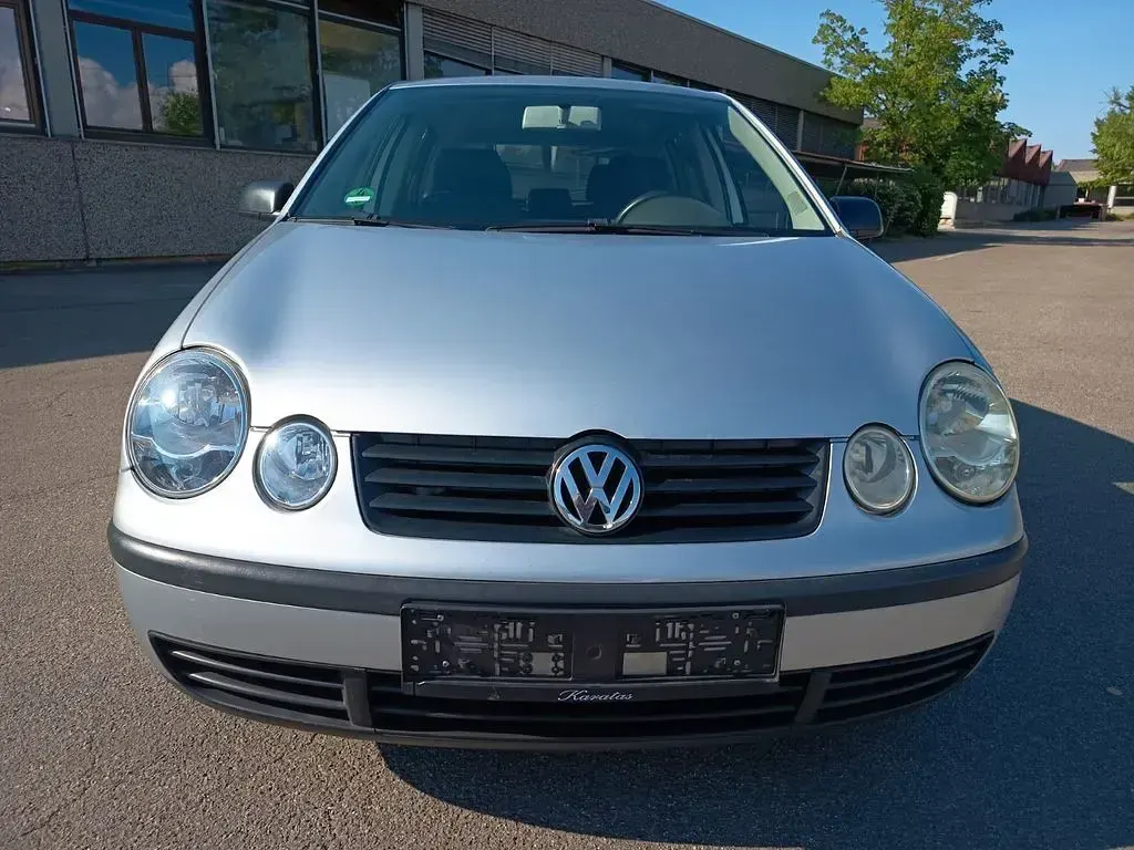 Gebraucht VW Polo Basis 64 PS (47 kW) 2003 Silber Limousine