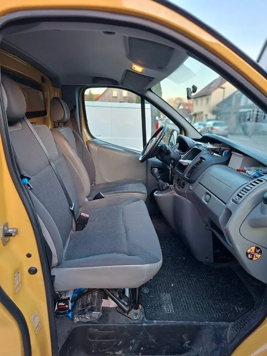 Gebraucht Opel Vivaro 114 PS (83 kW) 2010 Gelb Van / Kleinbus