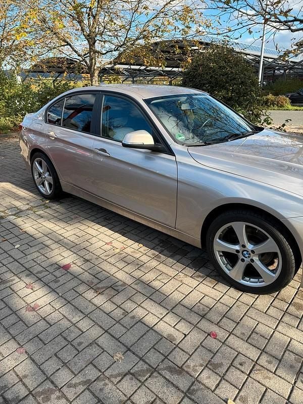 Gebraucht BMW 316 136 PS (100 kW) 2012 Gold Limousine
