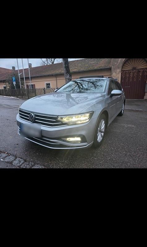Gebraucht VW Passat 150 PS (110 kW) 2021 Grau Kombi