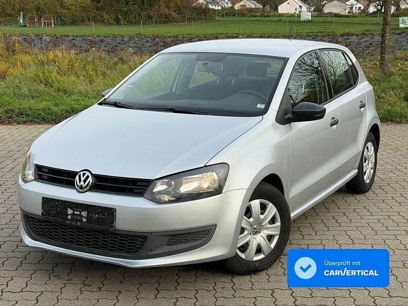 Reflexsilber metallic Gebraucht 2012 VW Polo Trendline Limousine | 5.899 € (Fairer Preis) - Bild 1/4