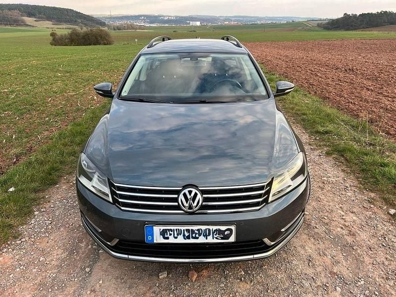 Gebraucht VW Passat Highline 140 PS (102 kW) 2011 Schwarz Kombi