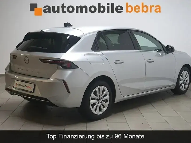 Używany Opel Astra Elegance 131 KM (96 kW) 2023 Srebrny Hatchback