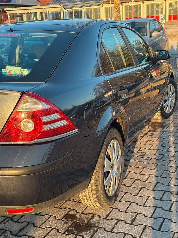 Gebraucht Ford Mondeo 140 PS (102 kW) 2007 Grau Limousine