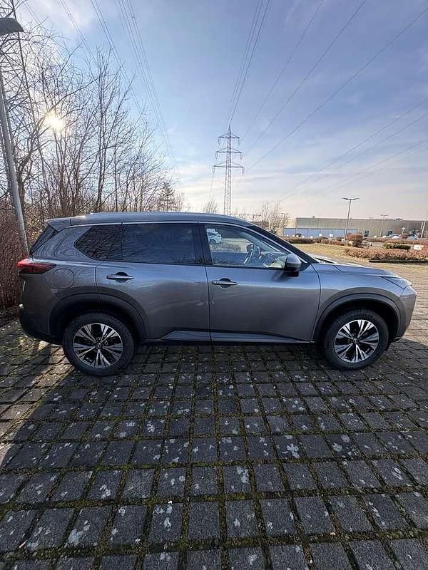 Gebraucht Nissan X-Trail N-Connecta 163 PS (119 kW) 2024 Grau SUV